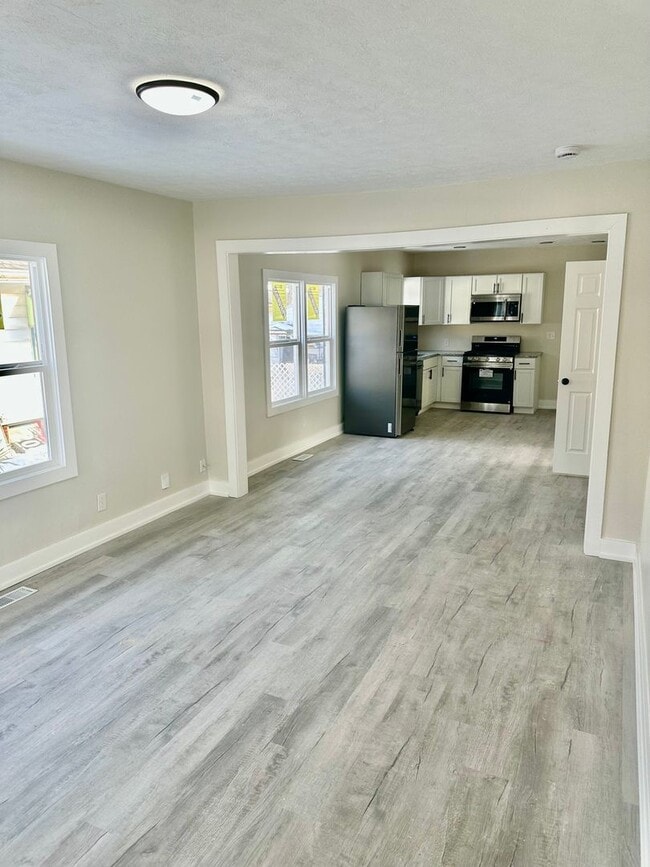 Building Photo - Charming Completely Remodeled Home!