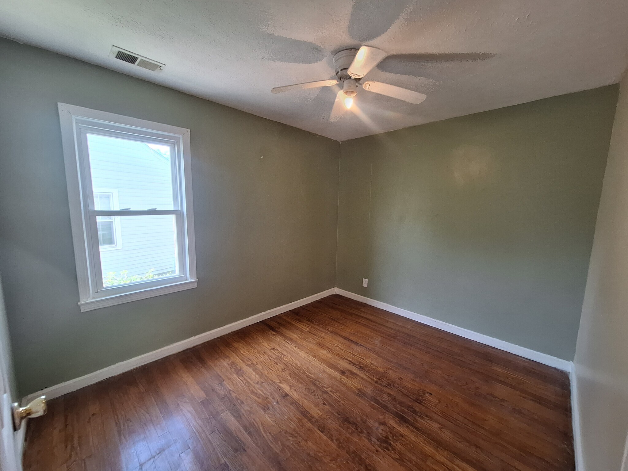 Bedroom #1 - 3816 Parthenia Ave