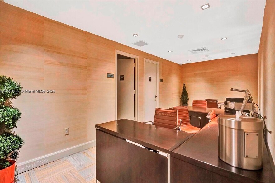 Amenities - 950 Brickell Bay Dr