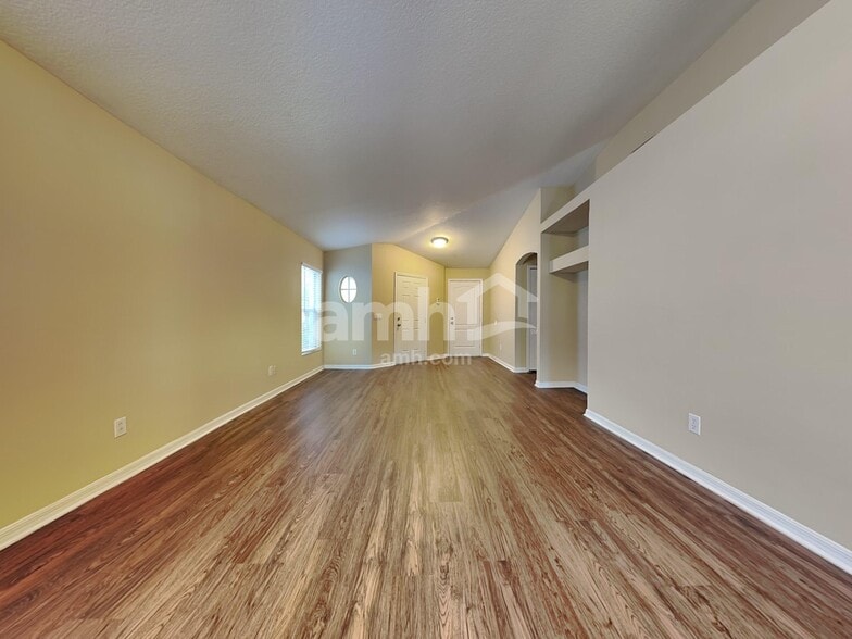 Building Photo - 18131 Birdwater Dr