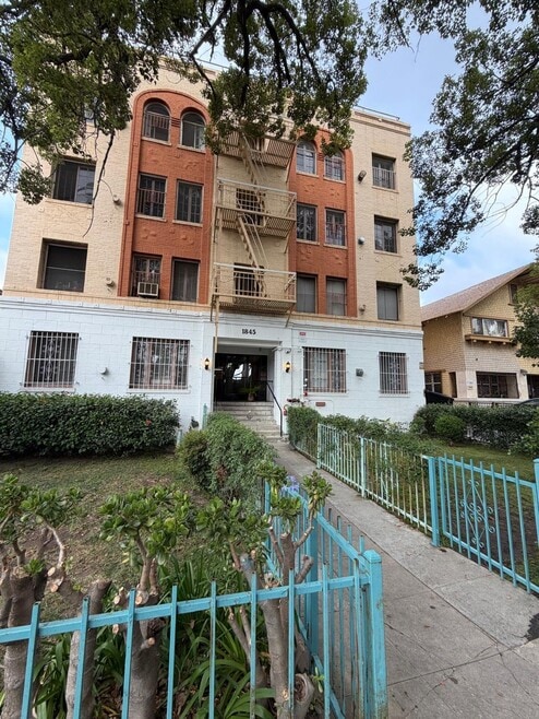 Building Photo - 1845 N Gramercy Pl