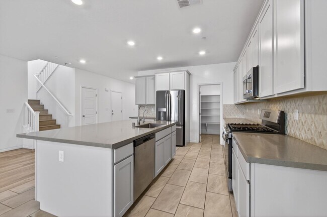 Building Photo - THIS is the HOME you have been waiting for!