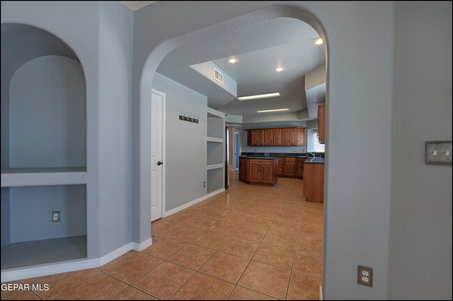 Building Photo - 6300 Franklin Vista Dr