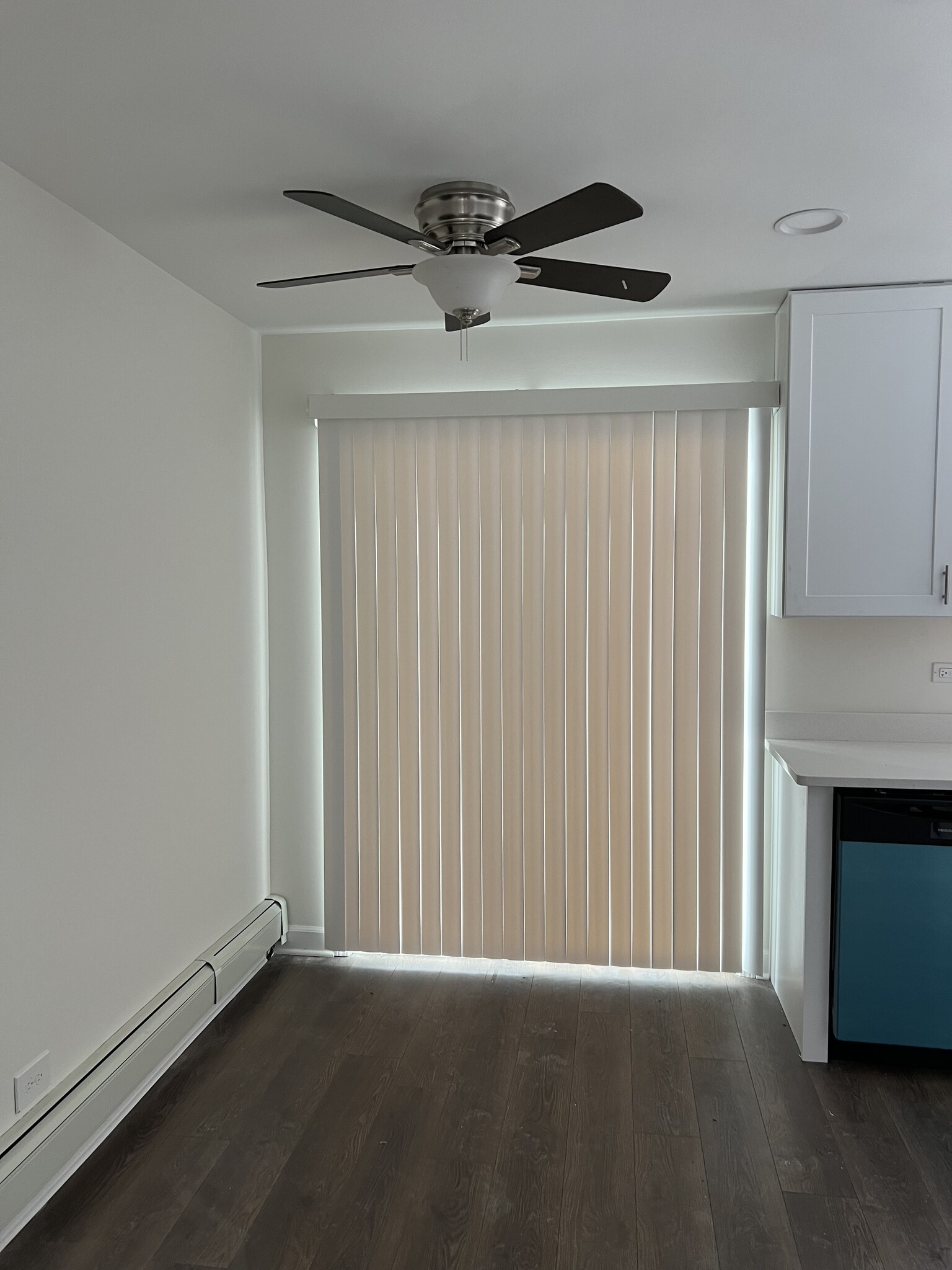 Building Photo - 435 Echo Ln