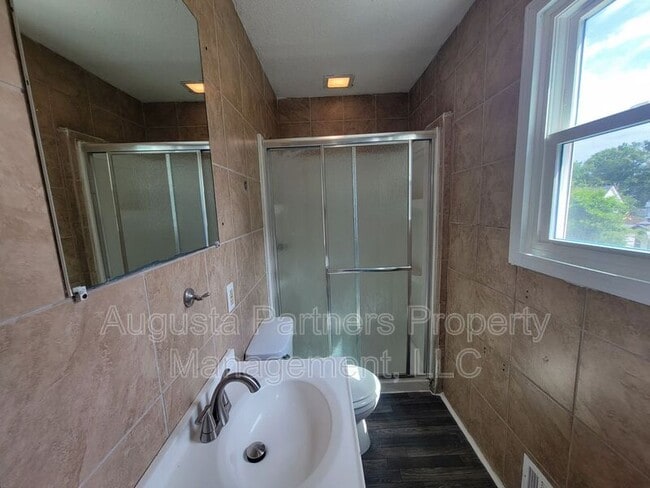 Building Photo - 3513 Wyevale Dr