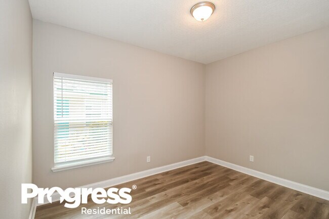 Building Photo - 151 Providence Dr