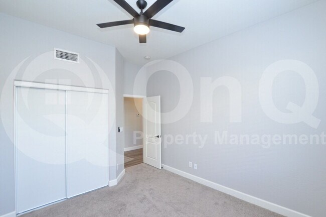 Building Photo - 1312 W Chilton Ave