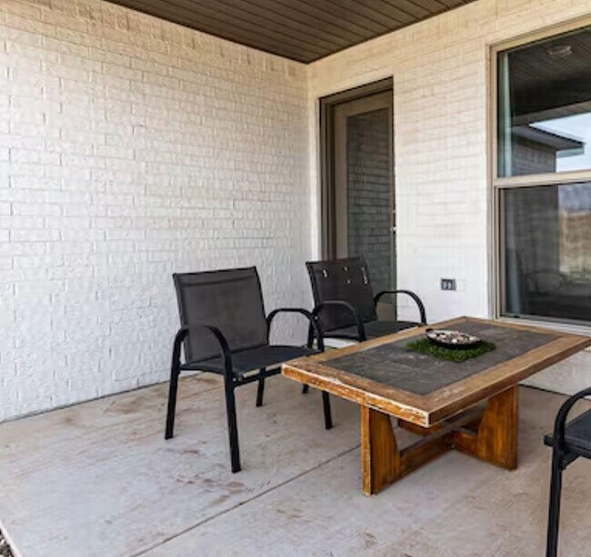 Building Photo - 2016 132nd St