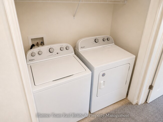 Building Photo - 3 Bed | 2.5 Bath Townhome In School District #2