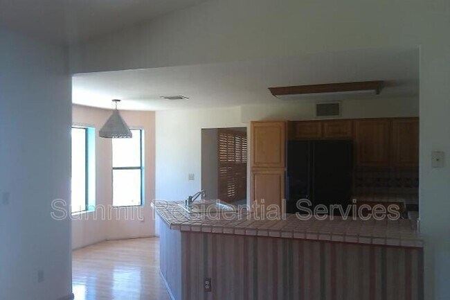 Building Photo - 345 W Atua Pl