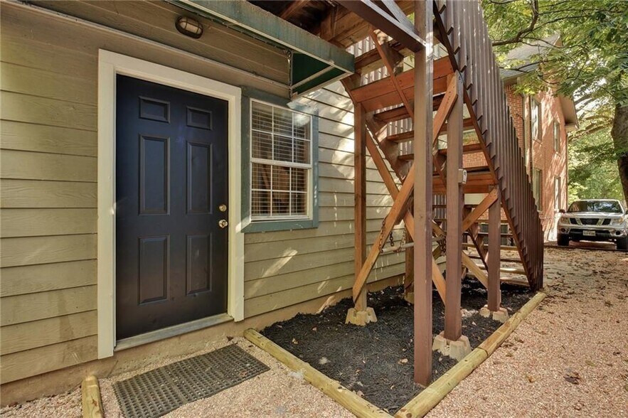 Building Photo - 2714 Whitis Ave