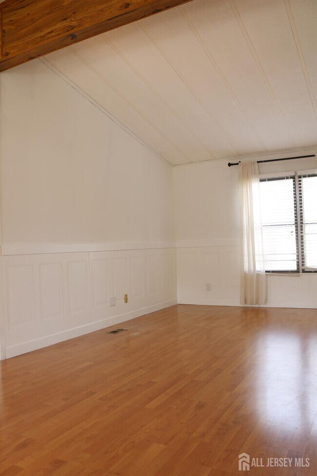 Building Photo - 5 Fallow Dr