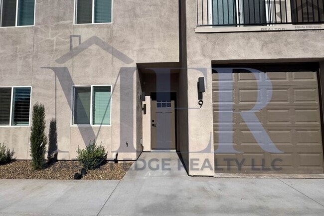 Building Photo - 3Bed/2.5Bath House in Sedona! FIRST MONTH ...