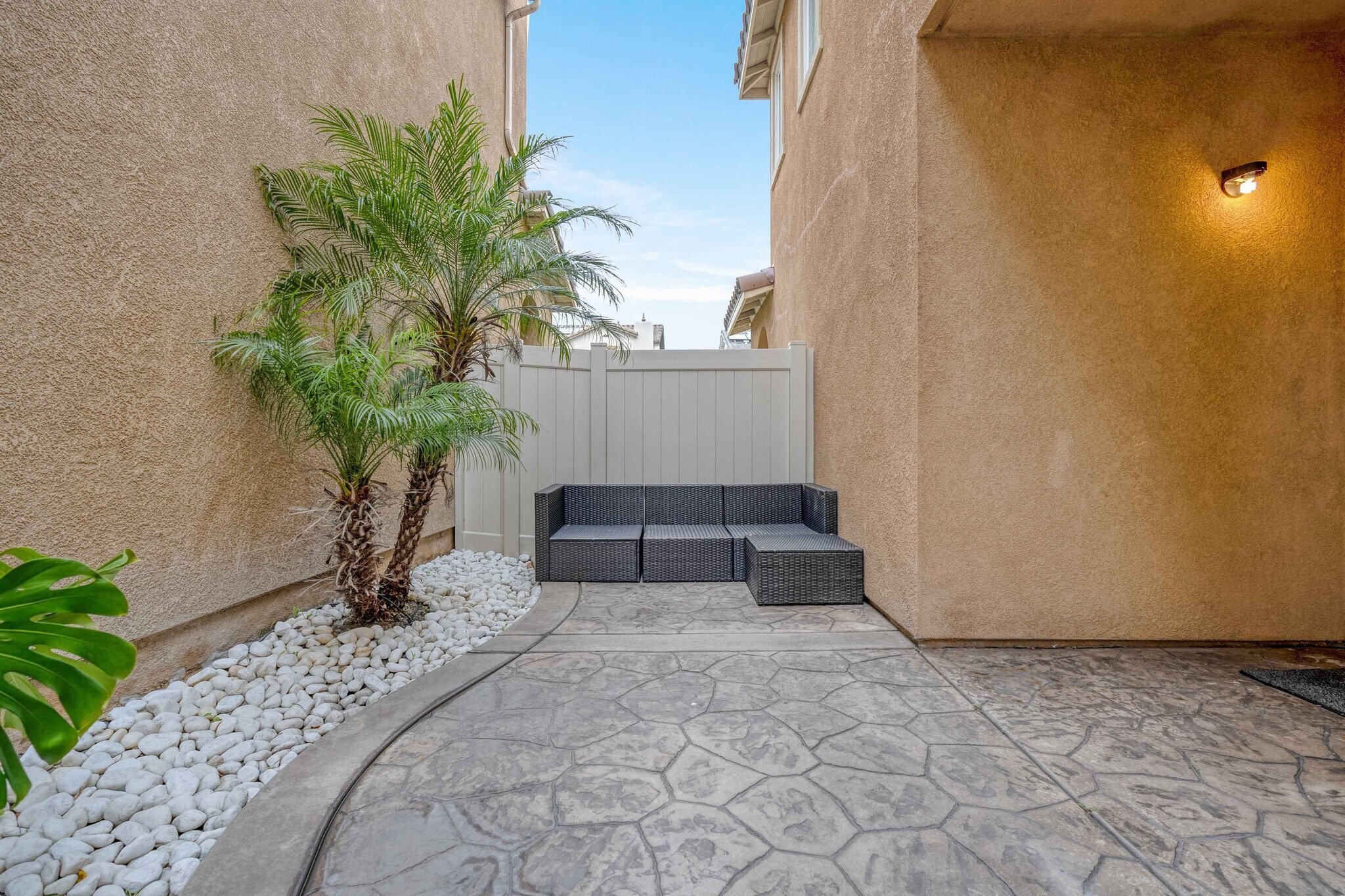 Building Photo - 1224 Los Olivos Street