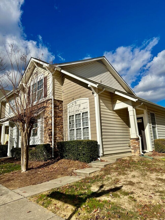 Building Photo - End Unit Townhome in Callonwood, Matthews! Near I-485 ***First month free with a 13-month lease***