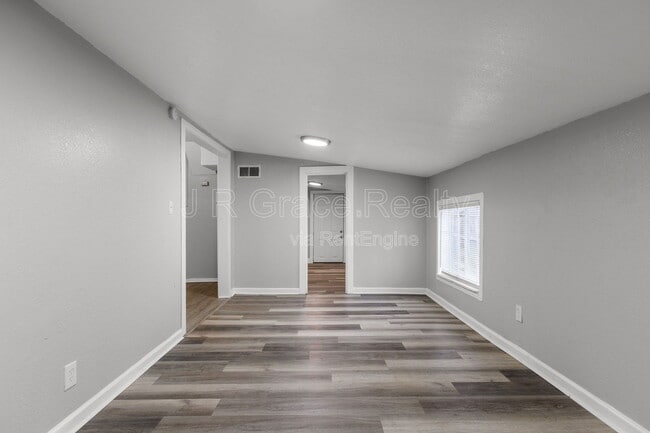 Building Photo - 3905 Hay Ave