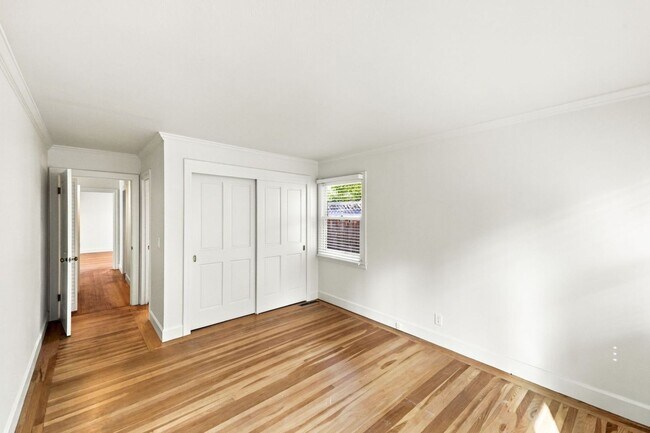 Building Photo - 3223 Bryant St