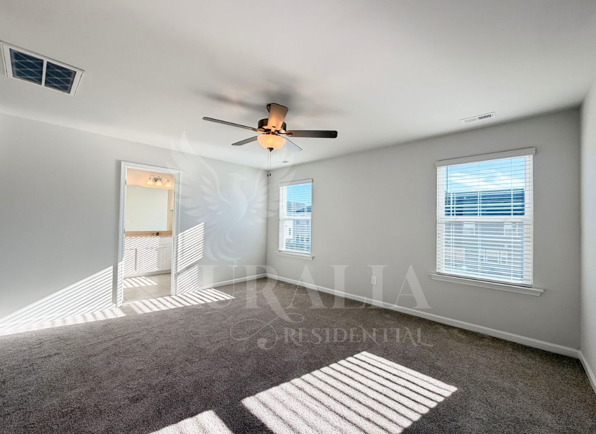 Building Photo - 163 Siebold St