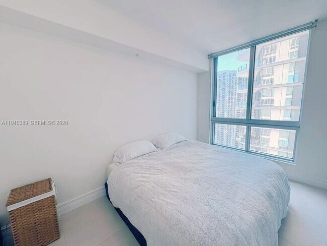 Building Photo - 300 S Biscayne Blvd