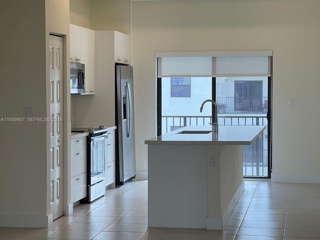 Building Photo - 7915 NW 104th Ave