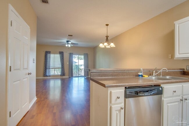 Building Photo - 2741 Bay Club Dr