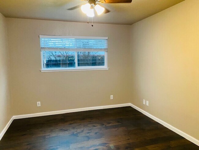 Building Photo - $2,295 Shaw & Fowler, 4 Bedroom Home - Ral...