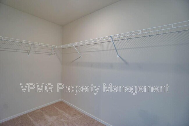 Building Photo - 2628 NE 117th Pl