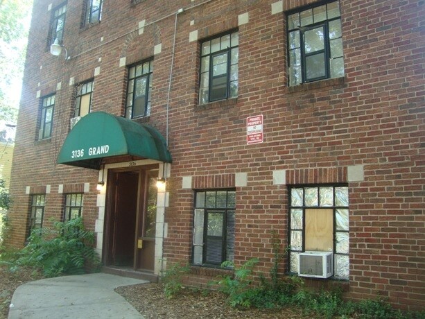 Building Photo - Studios on Grand
