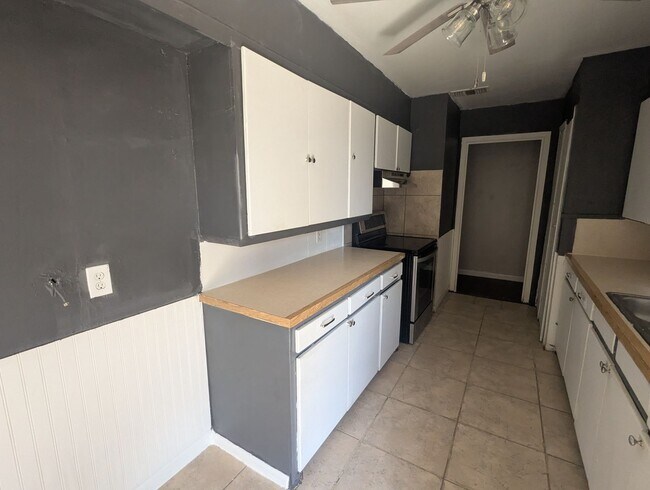 Building Photo - 1603 43rd St
