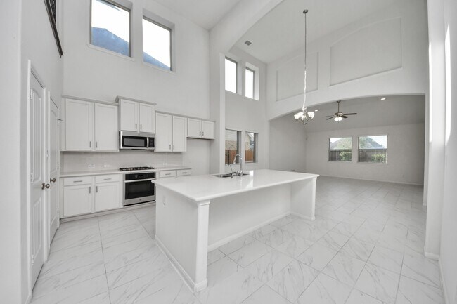 Building Photo - 24111 Golden Fallow Dr