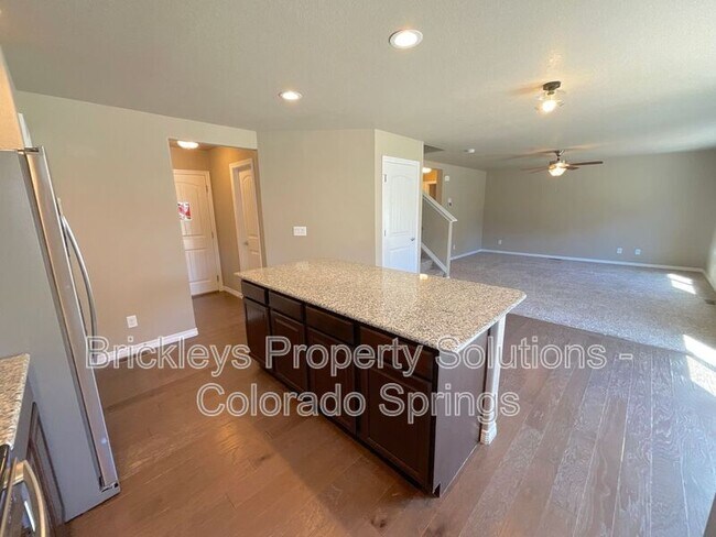 Building Photo - 6523 Lamine Dr