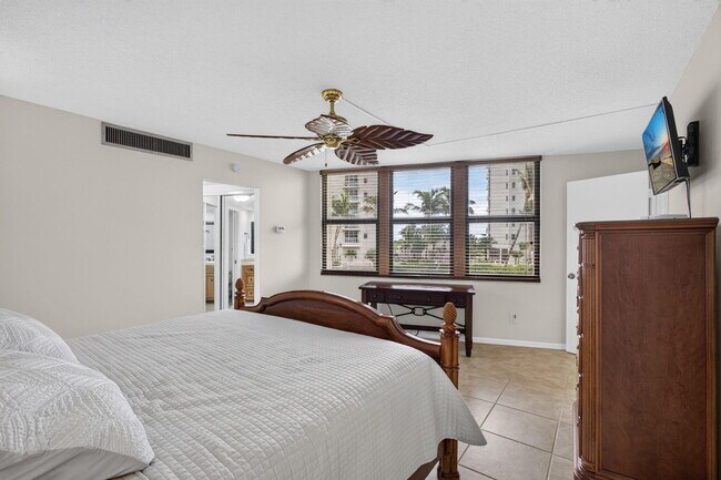 Building Photo - 2800 N Ocean Dr