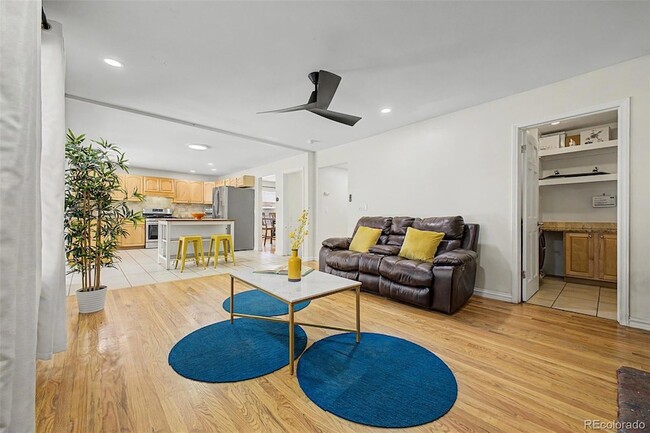 Building Photo - 11467 E Amherst Cir S