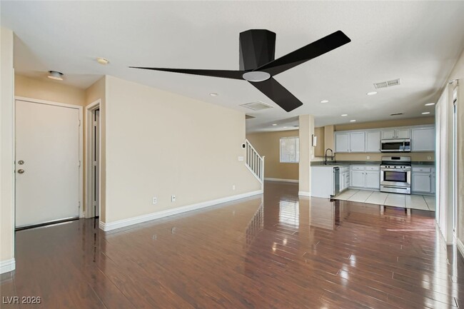 Building Photo - 5986 Ambleshire Ave