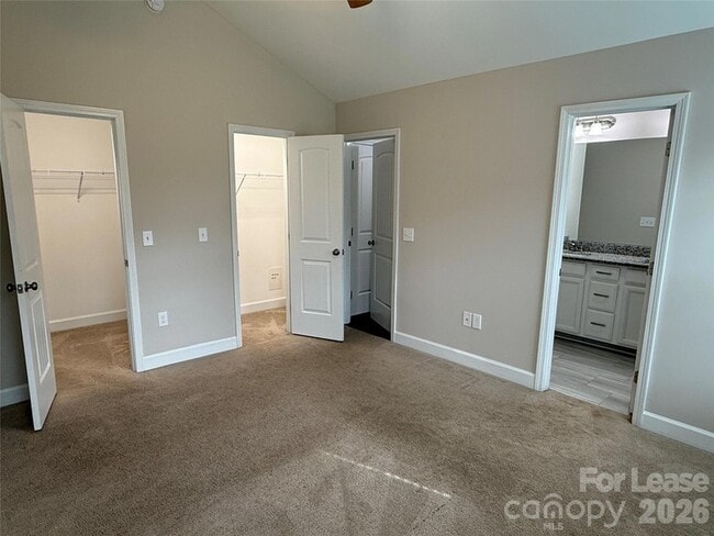 Building Photo - 2550 No Mans Ave