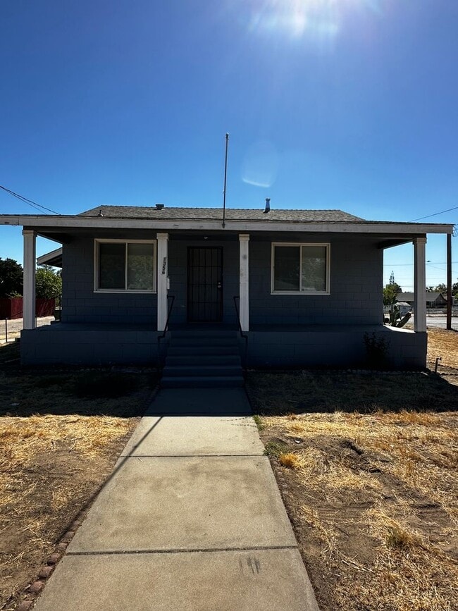 Building Photo - 1356 East Ave