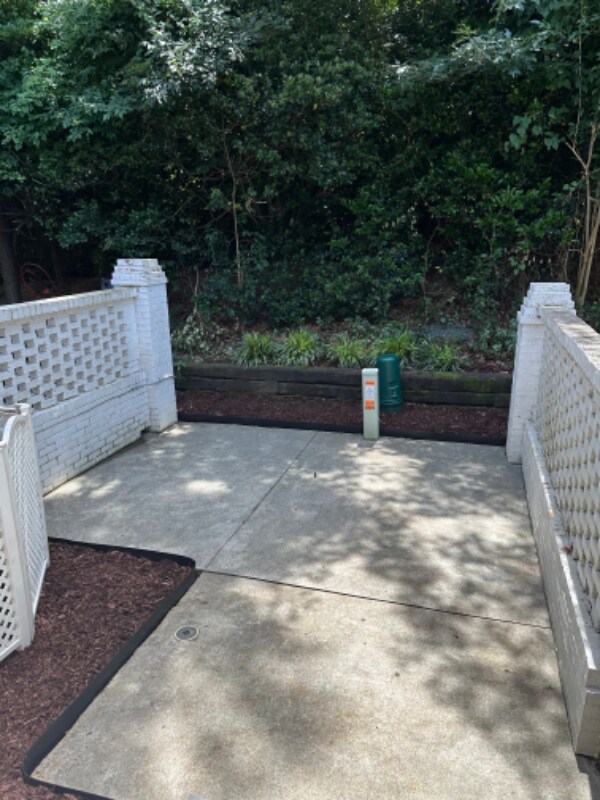 Building Photo - 2528 Noble Rd