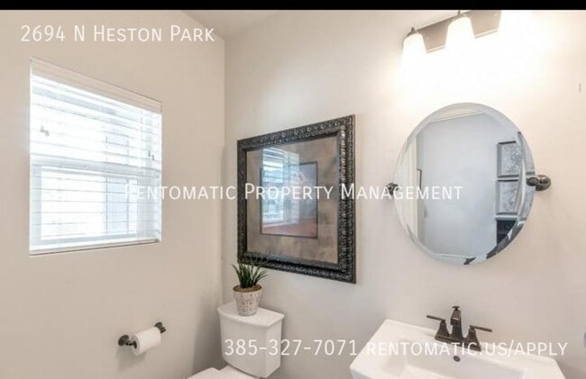 Building Photo - 2694 N Heston Park