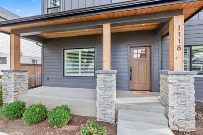 Building Photo - Beautiful home in downtown Coeur d'Alene