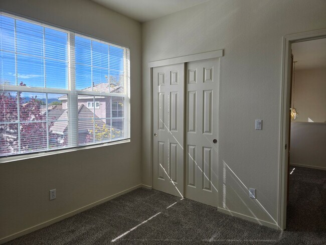 Building Photo - Beautiful South Reno Home in Gated Community