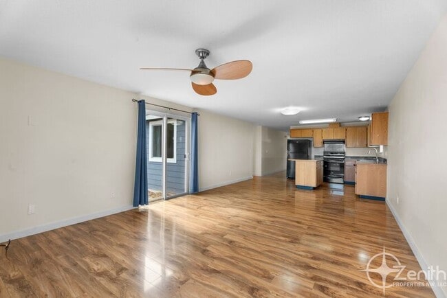 Building Photo - 16004 NE 47th St