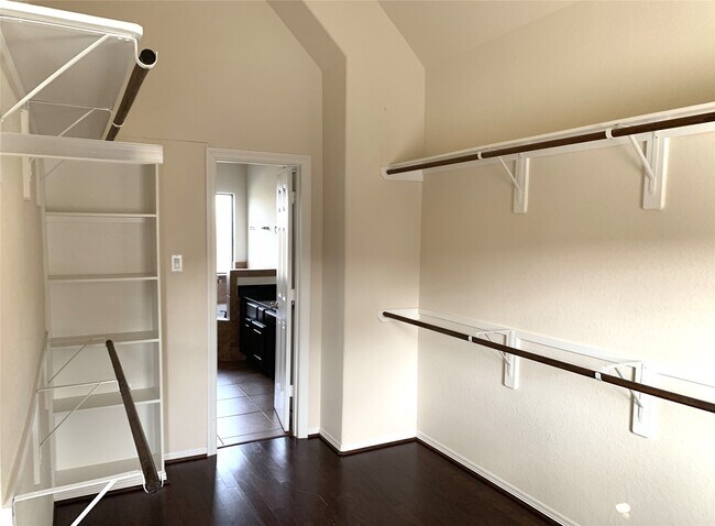 Building Photo - 3021 Kisling St