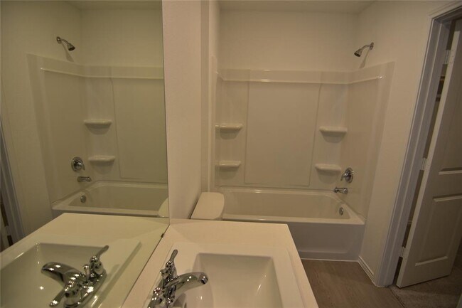 Building Photo - 275 Bugbee