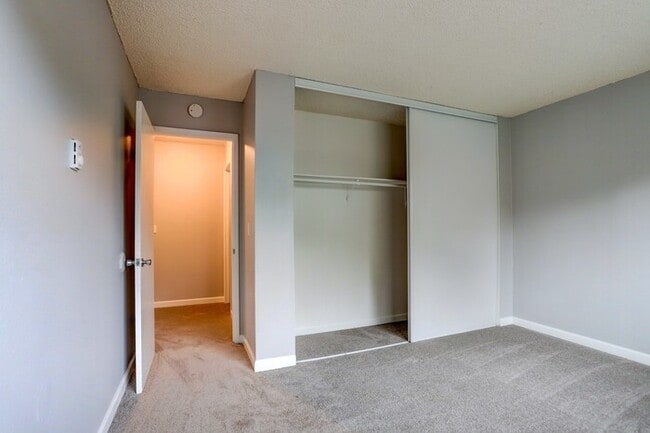 Building Photo - Spacious 2BR Upper Unit – $1495 includes W...