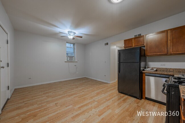 Building Photo - 2433 N Talman Ave