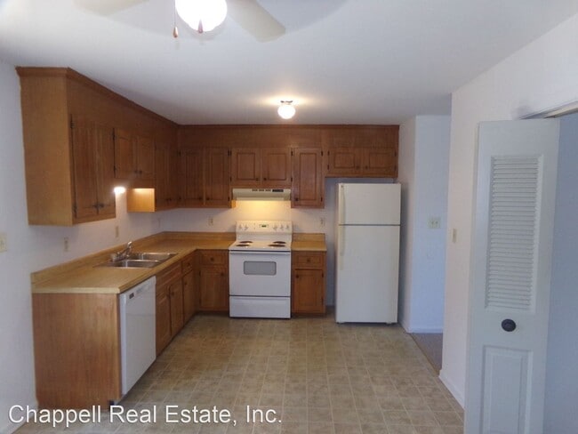 Building Photo - 2 br, 1.5 bath House - 6577 Commons Drive
