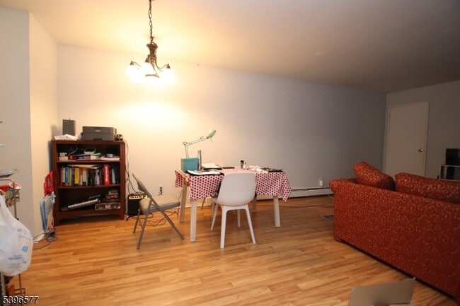 Building Photo - 527 Andria Ave