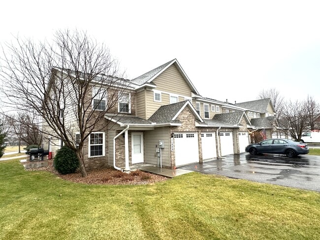 Building Photo - 11448 Town Center Dr