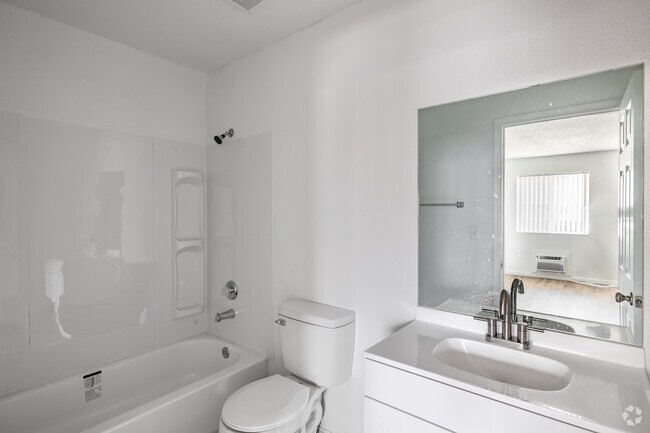 Studio - 396 SF - Bathroom - Pinnacle Apartments