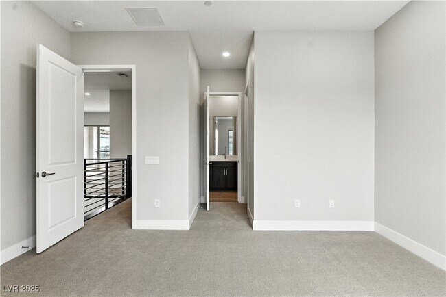Building Photo - 5073 Slatestone St